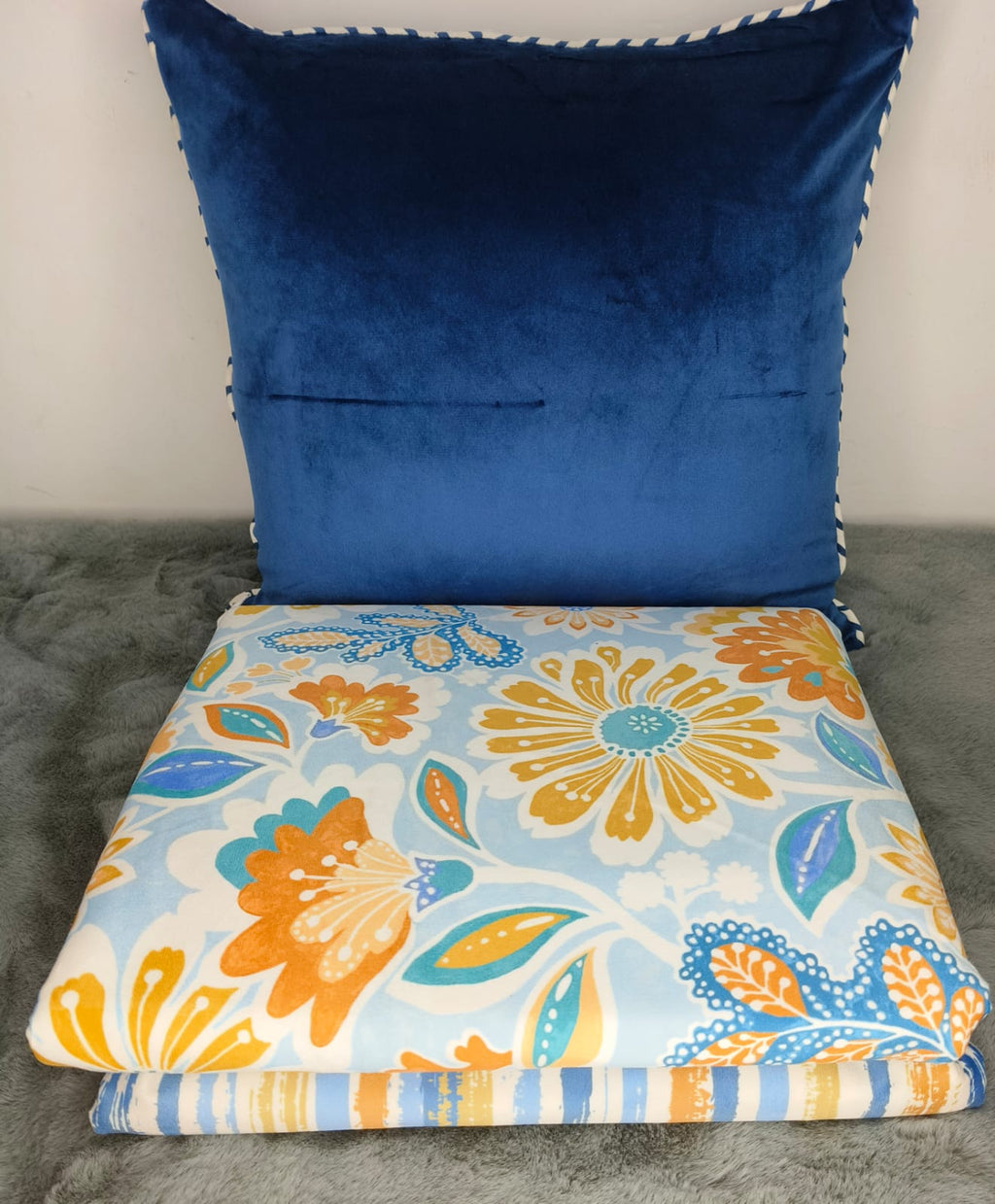 Velvet Double Bedsheet Set, Blue Floral , 2 Pillow Covers + 1 Cushion Cover