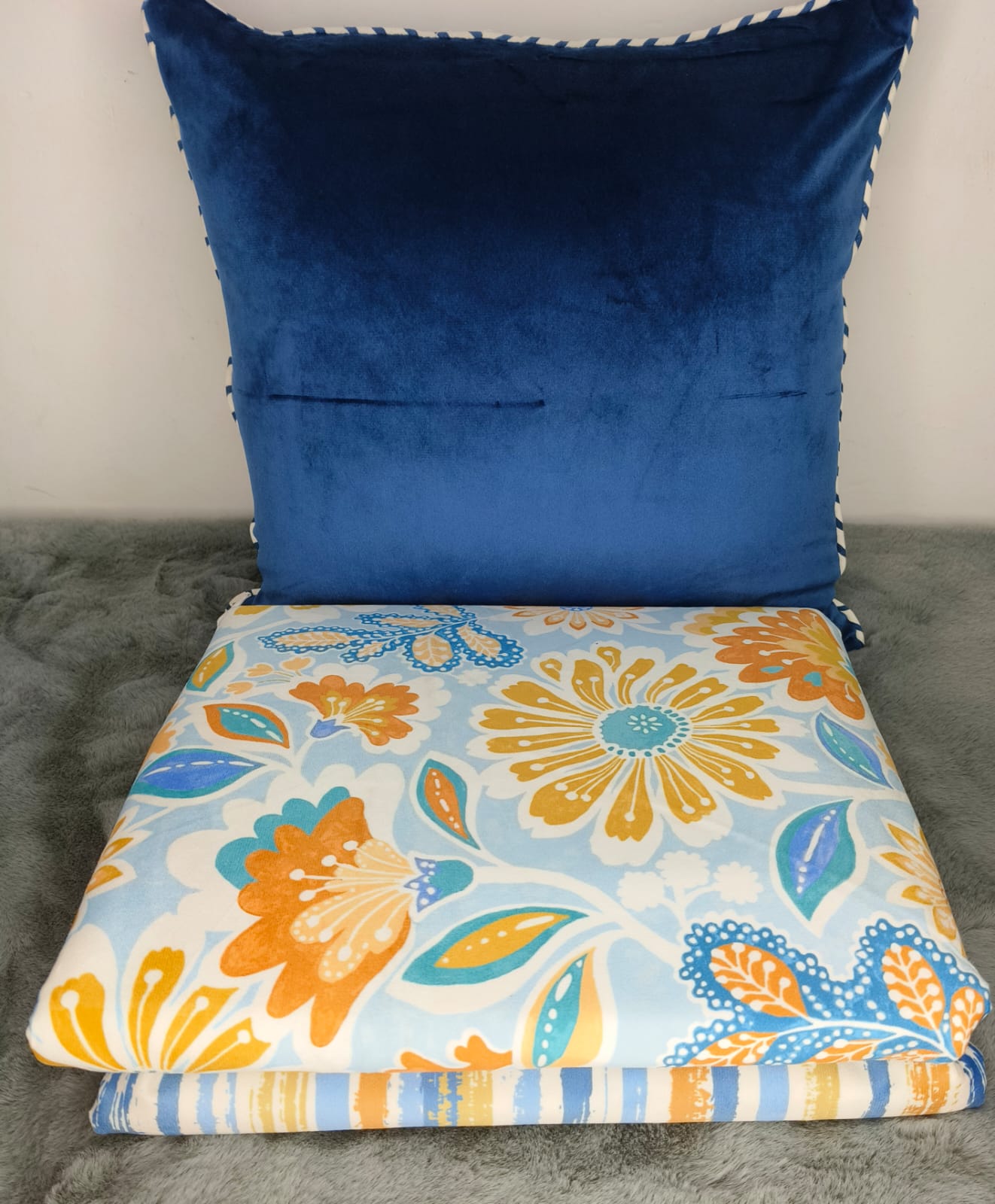 Velvet Double Bedsheet Set, Blue Floral , 2 Pillow Covers + 1 Cushion Cover
