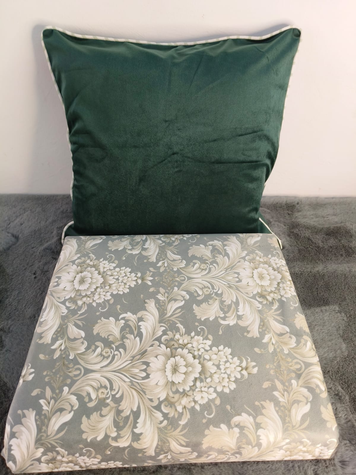 Velvet Double Bedsheet Set, Green Floral , 2 Pillow Covers + 1 Cushion Cover